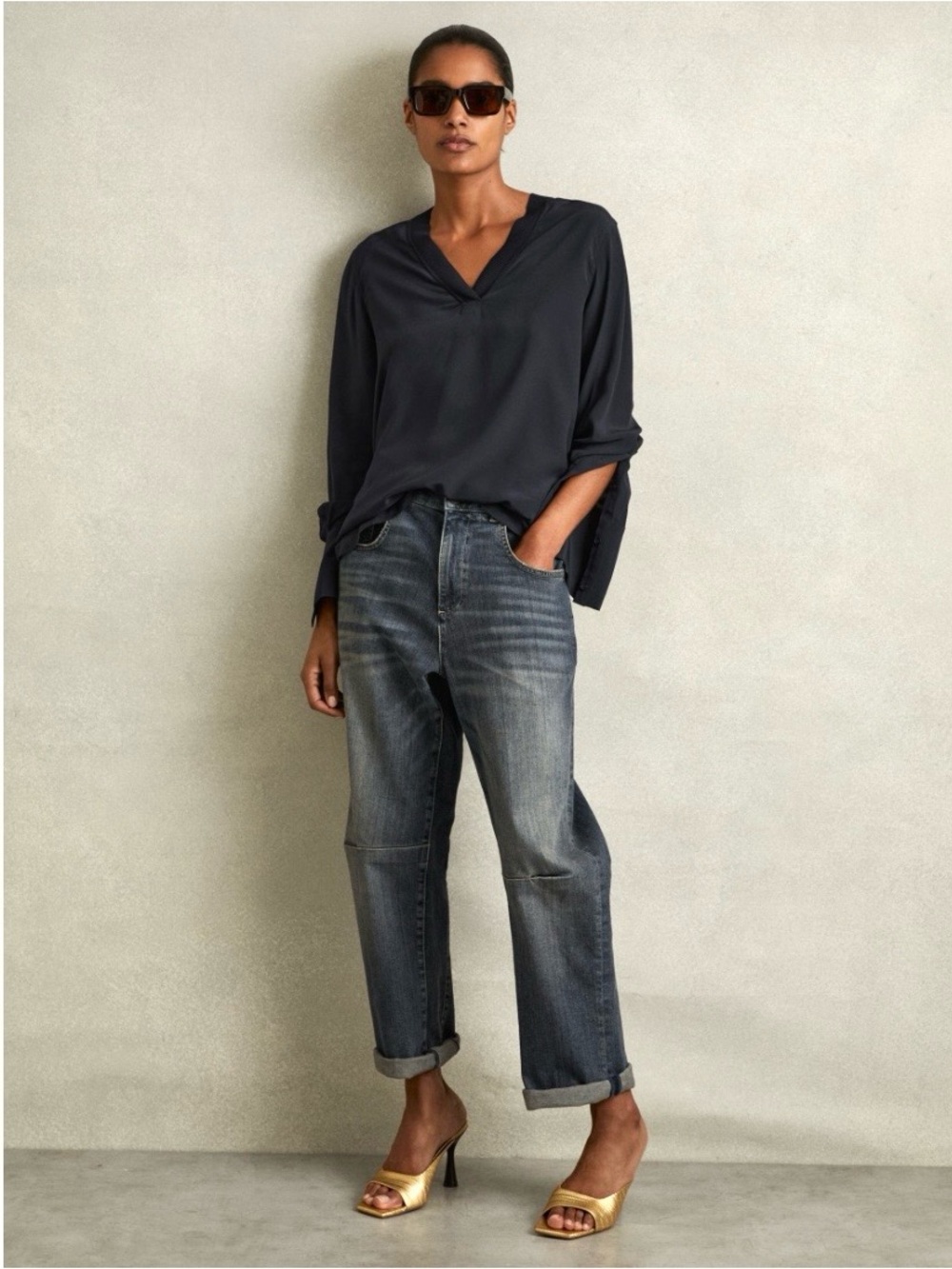 Reiss Tash Relaxed Fit High Low V Neck Top Navy Size 8 Long Sleeve Minimalist